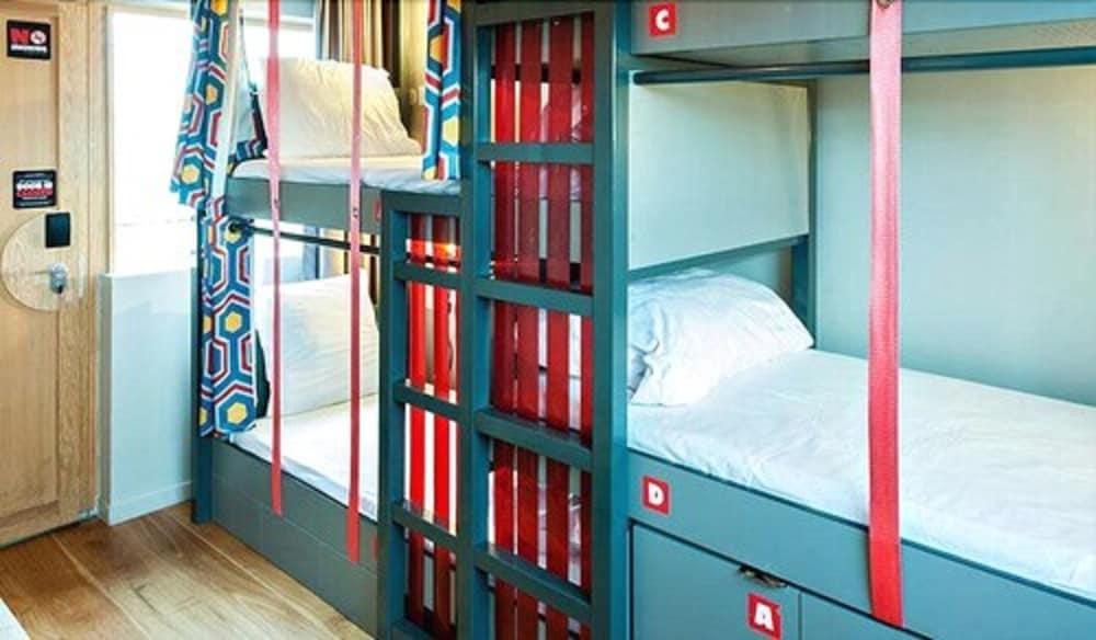 The People Belleville Hostel *