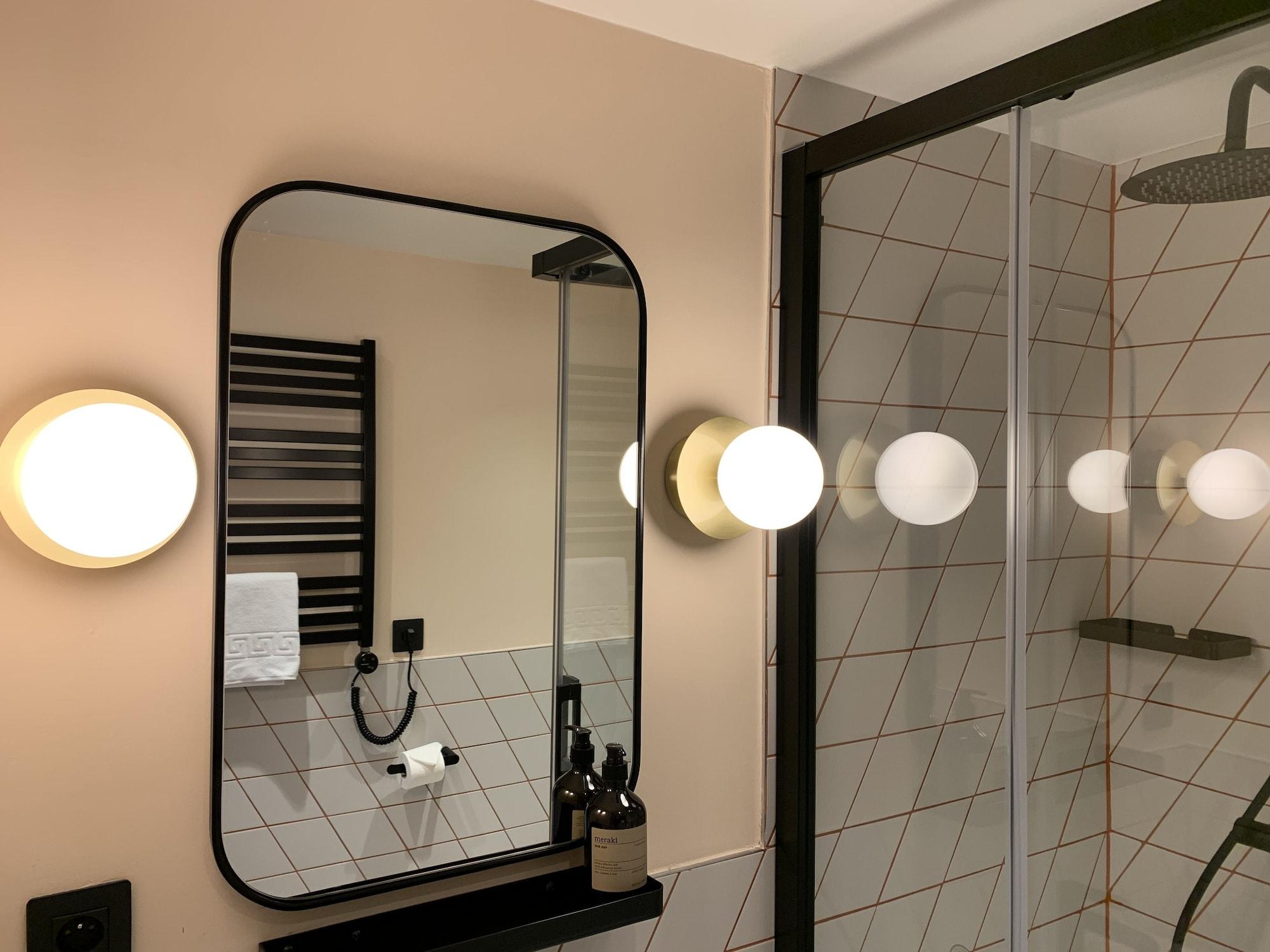 The People Belleville Hostel