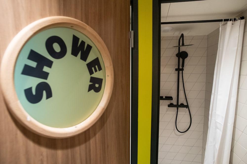 The People Belleville Hostel